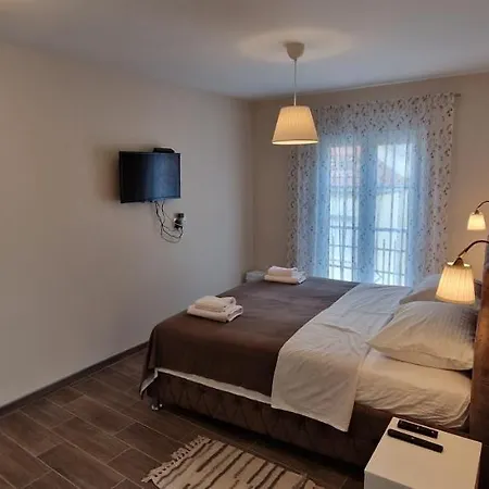 招待所 Portofino Sobe - With Free Parking 3*